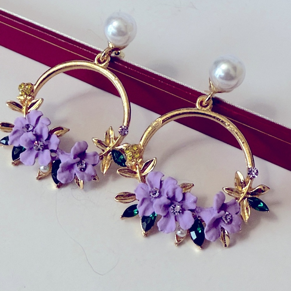 Fashion Jewelry Gold Floral Earrings with Lilac and Green Accents. - Picture 11 of 11